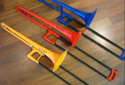 Voir  Pbone,�le�nouveau�trombone�en�plastique�!
