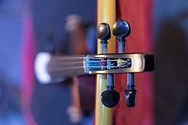 Voir  Le�Quatuor��cordes��lectrique�YAMAHA